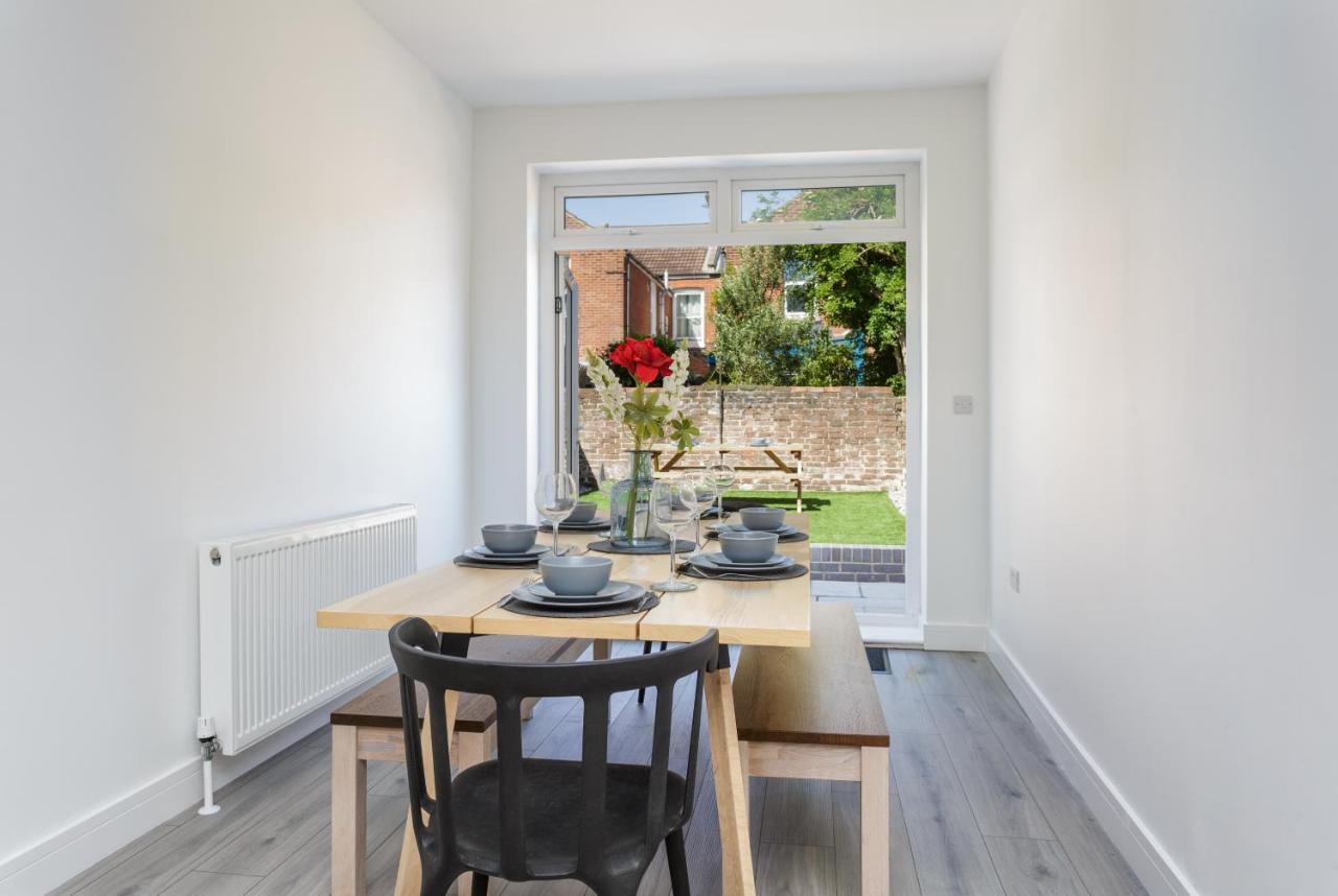 Harold House - Modern Open Plan 4 Bedroom, 3 Bathroom House In Central Southsea, Portsmouth Exterior foto